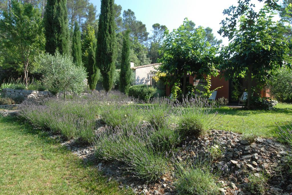 Les Pierres Sauvages Besse-sur-Issole Exterior foto